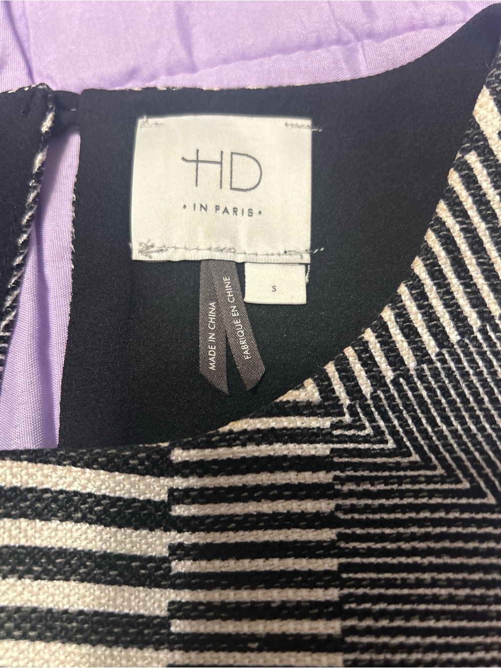 HD in Paris Black and White Geometric Short Sleeve Top - Picture 6 of 6